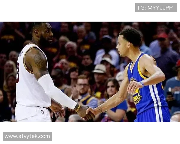 休斯顿迪纳摩与费城联激战正酣谁能在这场对决中笑到最后